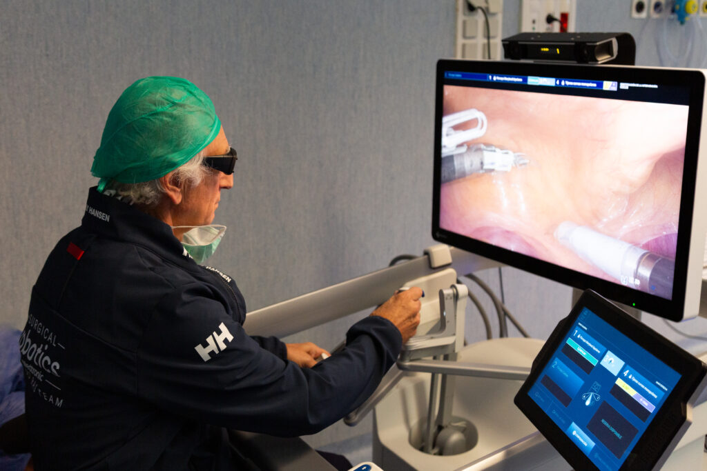 Professor Richard Gaston - Cirugia robotica